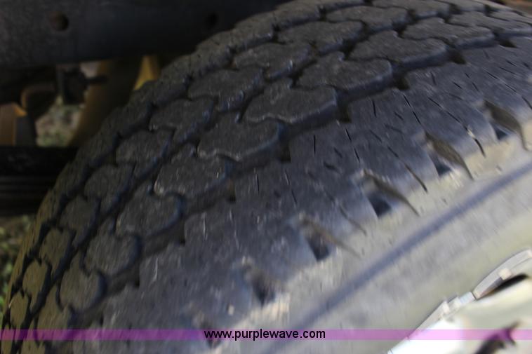 image for item F7728 2005 Ford F150 pickup truck