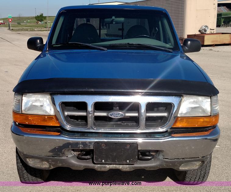 image for item F7745 2000 Ford Ranger XLT SuperCab pickup truck