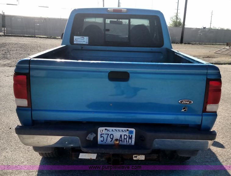 image for item F7745 2000 Ford Ranger XLT SuperCab pickup truck