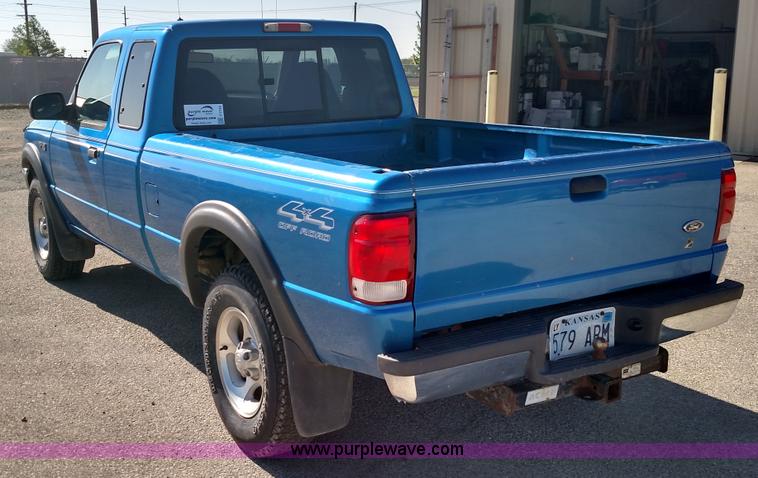image for item F7745 2000 Ford Ranger XLT SuperCab pickup truck