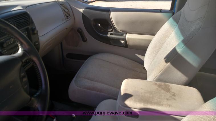 image for item F7745 2000 Ford Ranger XLT SuperCab pickup truck