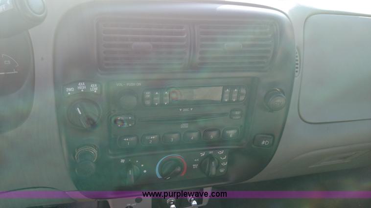 image for item F7745 2000 Ford Ranger XLT SuperCab pickup truck