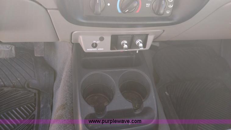 image for item F7745 2000 Ford Ranger XLT SuperCab pickup truck