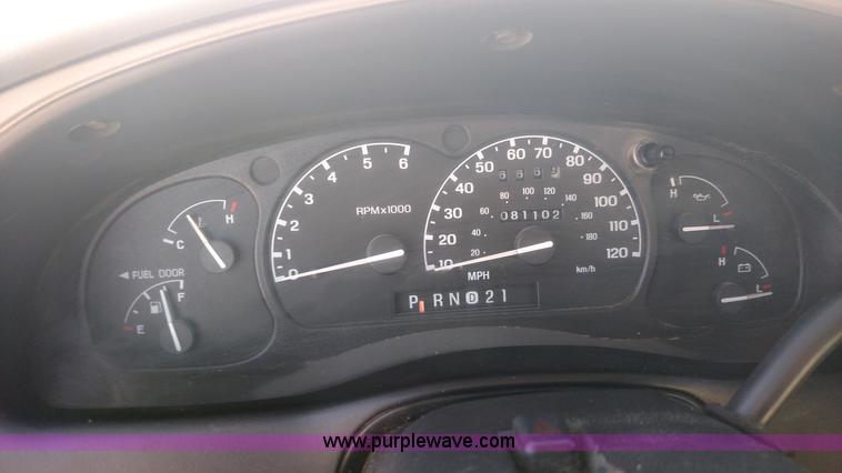 image for item F7745 2000 Ford Ranger XLT SuperCab pickup truck