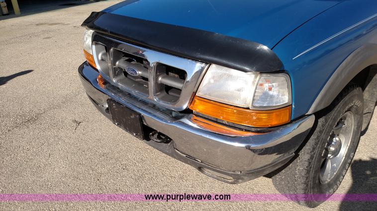 image for item F7745 2000 Ford Ranger XLT SuperCab pickup truck