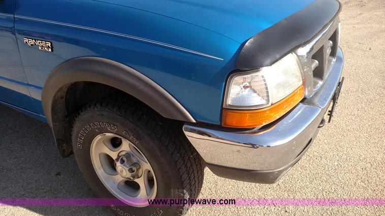 image for item F7745 2000 Ford Ranger XLT SuperCab pickup truck