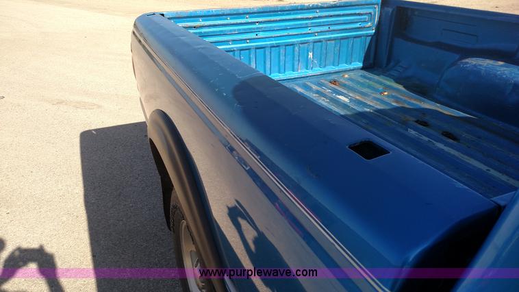 image for item F7745 2000 Ford Ranger XLT SuperCab pickup truck