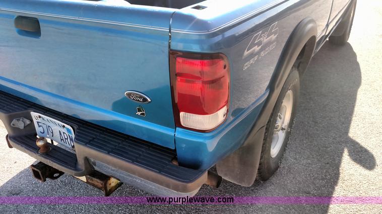 image for item F7745 2000 Ford Ranger XLT SuperCab pickup truck