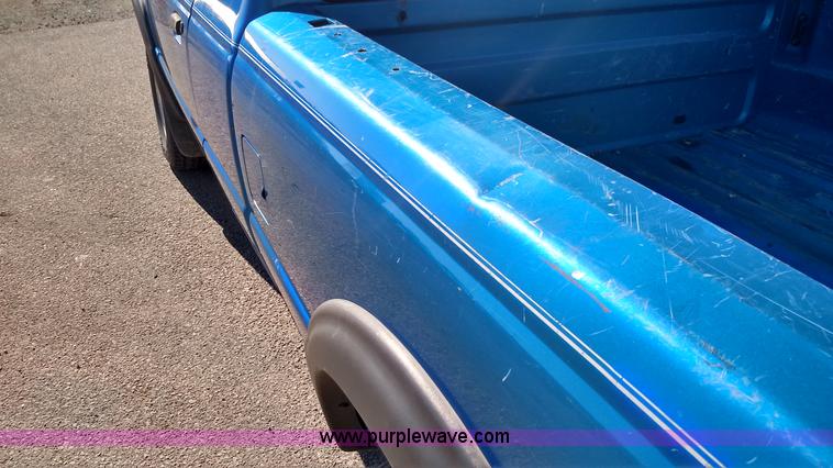 image for item F7745 2000 Ford Ranger XLT SuperCab pickup truck