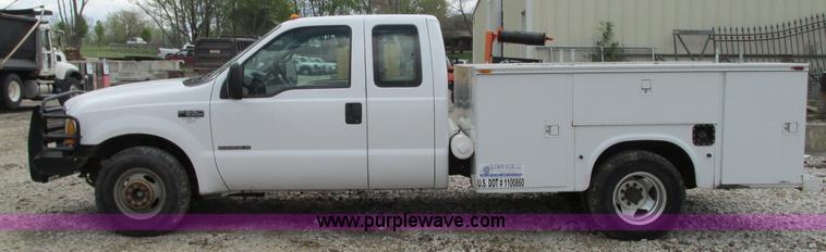 image for item G6529 2001 Ford F350 Super Duty SuperCab pickup truck