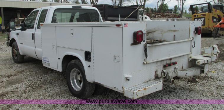 image for item G6529 2001 Ford F350 Super Duty SuperCab pickup truck