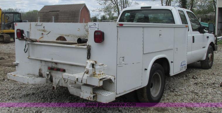 image for item G6529 2001 Ford F350 Super Duty SuperCab pickup truck