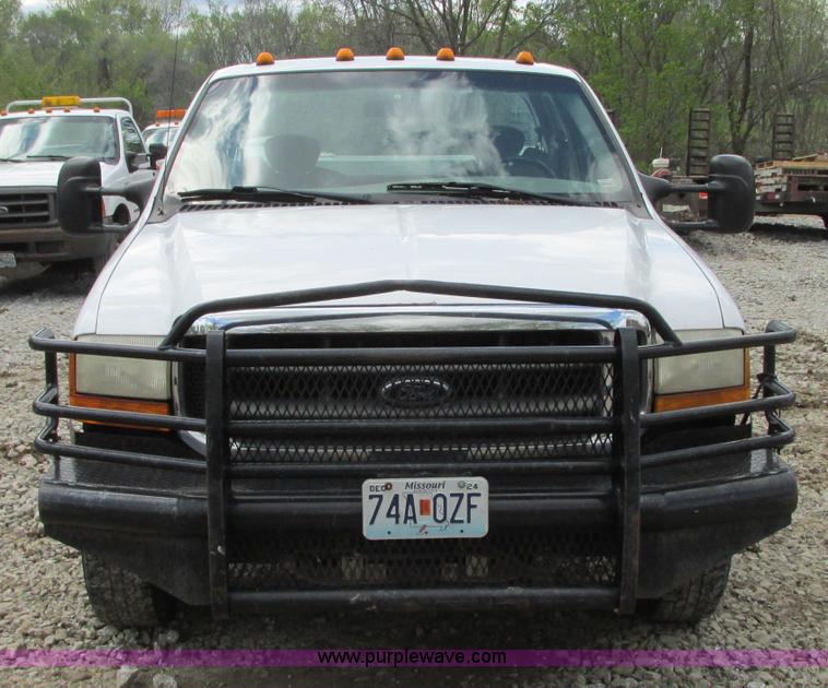 image for item G6529 2001 Ford F350 Super Duty SuperCab pickup truck