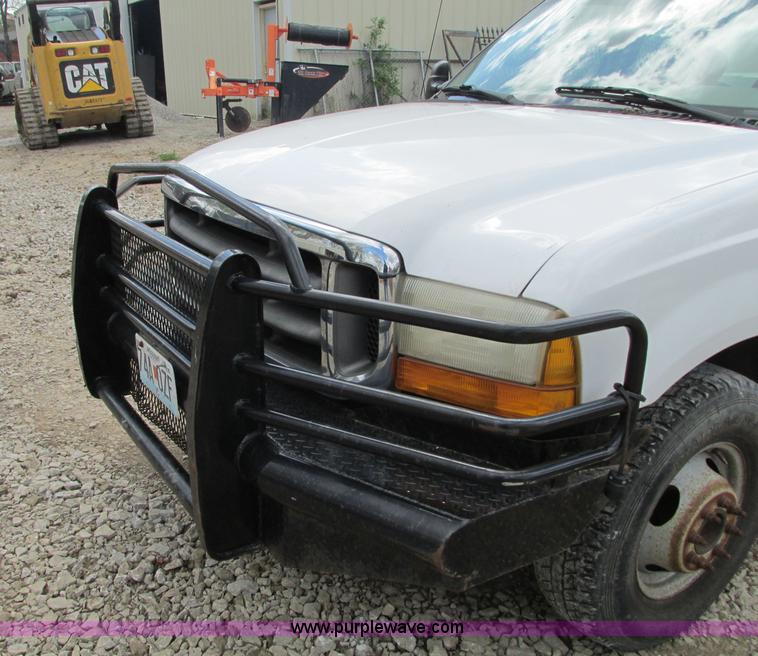 image for item G6529 2001 Ford F350 Super Duty SuperCab pickup truck