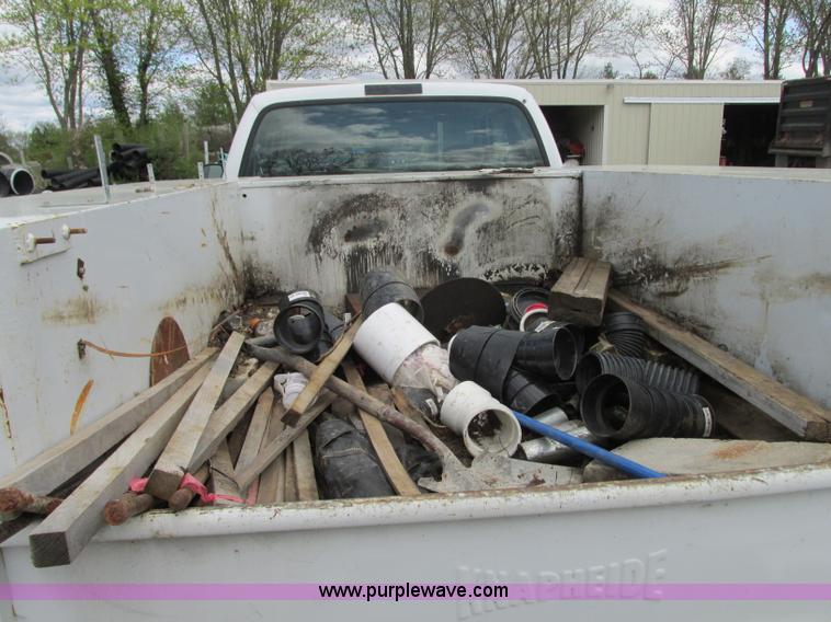 image for item G6529 2001 Ford F350 Super Duty SuperCab pickup truck