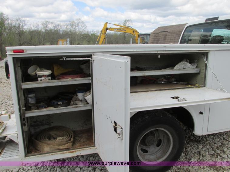 image for item G6529 2001 Ford F350 Super Duty SuperCab pickup truck