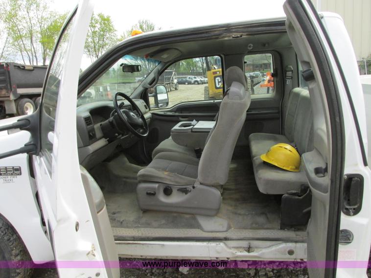 image for item G6529 2001 Ford F350 Super Duty SuperCab pickup truck