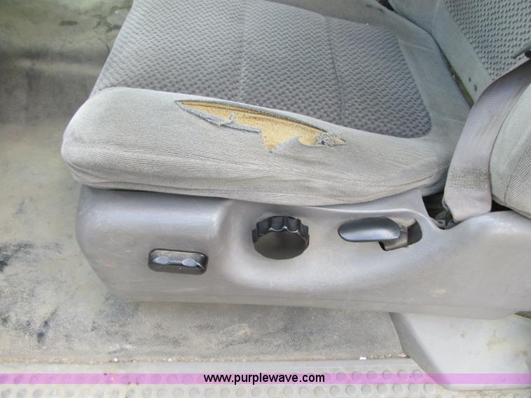 image for item G6529 2001 Ford F350 Super Duty SuperCab pickup truck