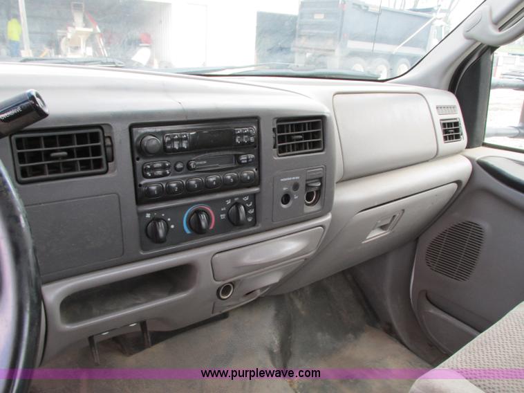 image for item G6529 2001 Ford F350 Super Duty SuperCab pickup truck