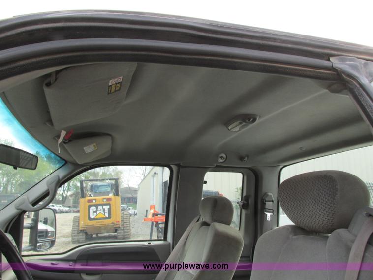 image for item G6529 2001 Ford F350 Super Duty SuperCab pickup truck