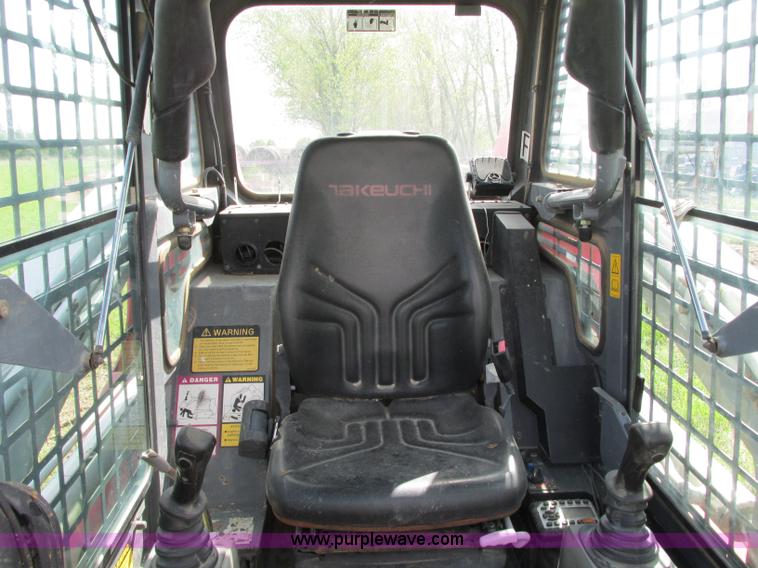 image for item G6532 2004 Takeuchi TL150 skid steer