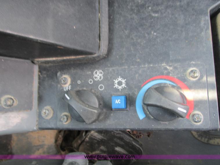 image for item G6532 2004 Takeuchi TL150 skid steer