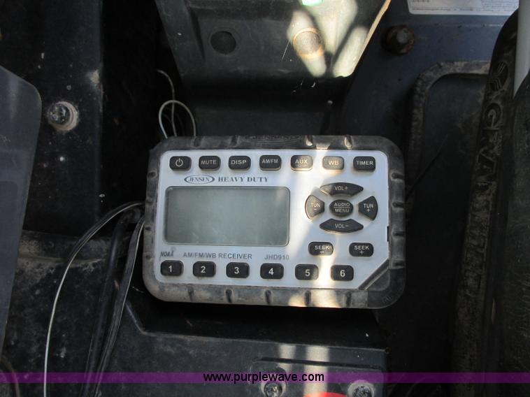 image for item G6532 2004 Takeuchi TL150 skid steer