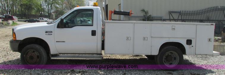 image for item G6533 1999 Ford F550 XL utility truck