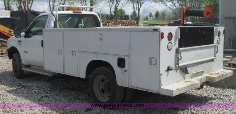 image for item G6533 1999 Ford F550 XL utility truck