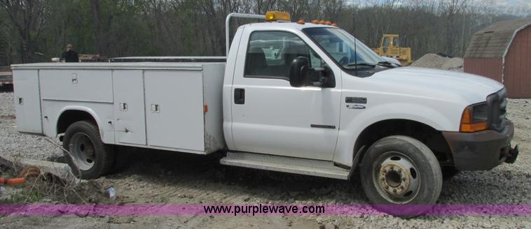 image for item G6533 1999 Ford F550 XL utility truck