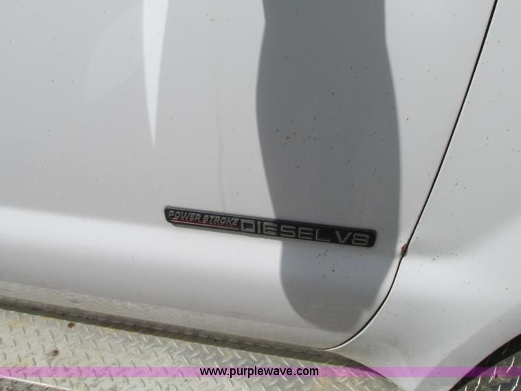 image for item G6533 1999 Ford F550 XL utility truck