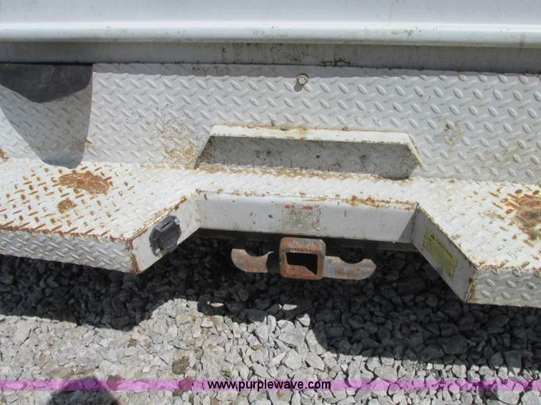 image for item G6533 1999 Ford F550 XL utility truck