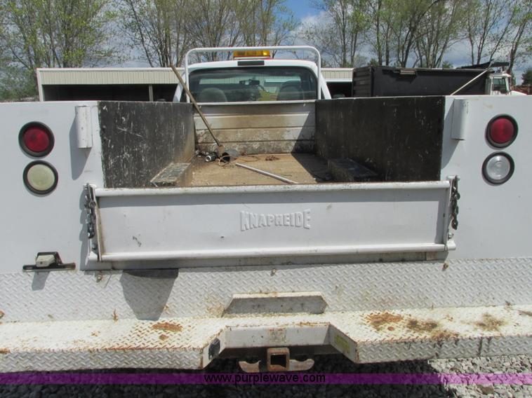 image for item G6533 1999 Ford F550 XL utility truck