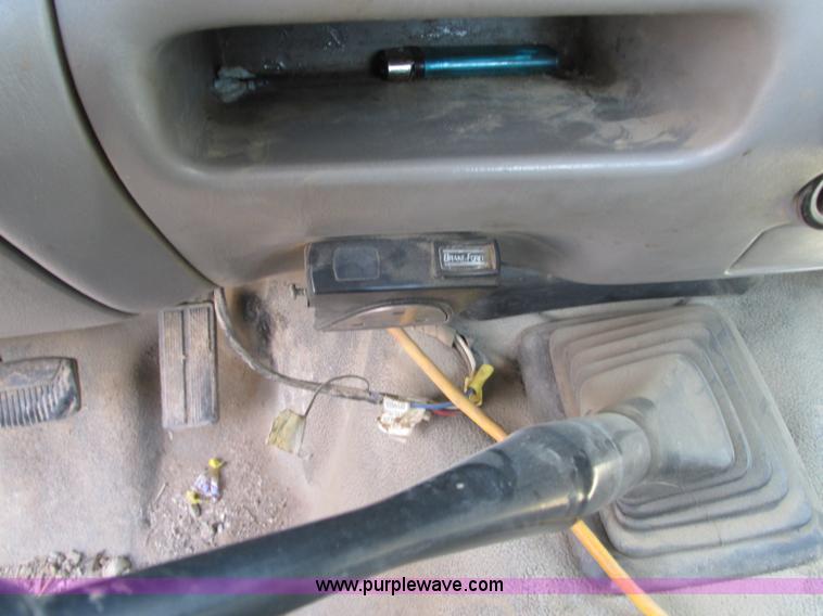 image for item G6533 1999 Ford F550 XL utility truck