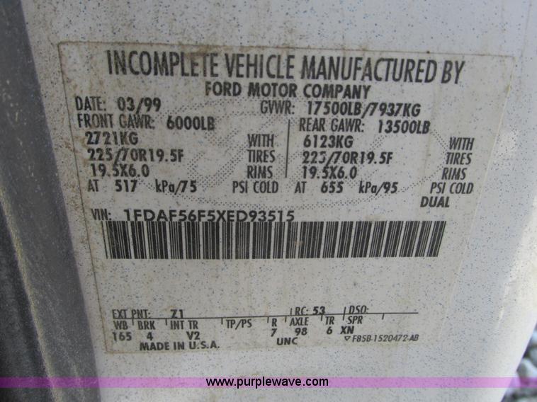 image for item G6533 1999 Ford F550 XL utility truck