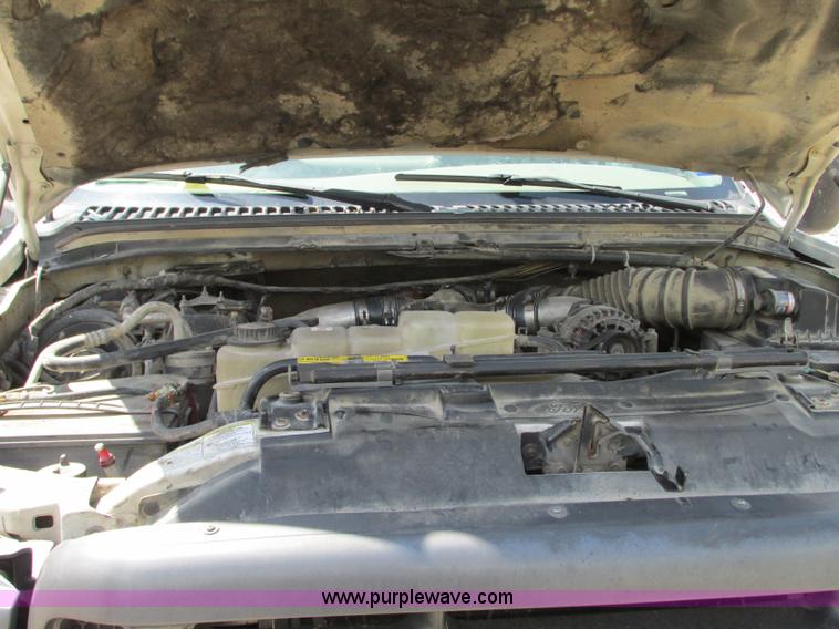 image for item G6533 1999 Ford F550 XL utility truck