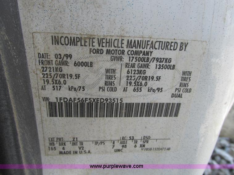 image for item G6533 1999 Ford F550 XL utility truck