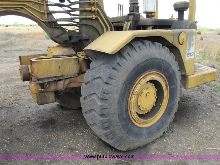 image for item G6536 Caterpillar 613 elevating scraper