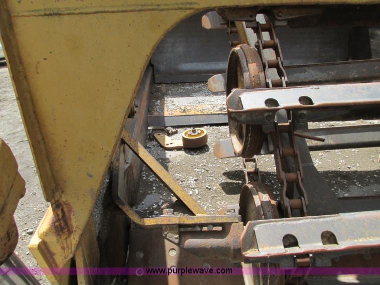 image for item G6536 Caterpillar 613 elevating scraper