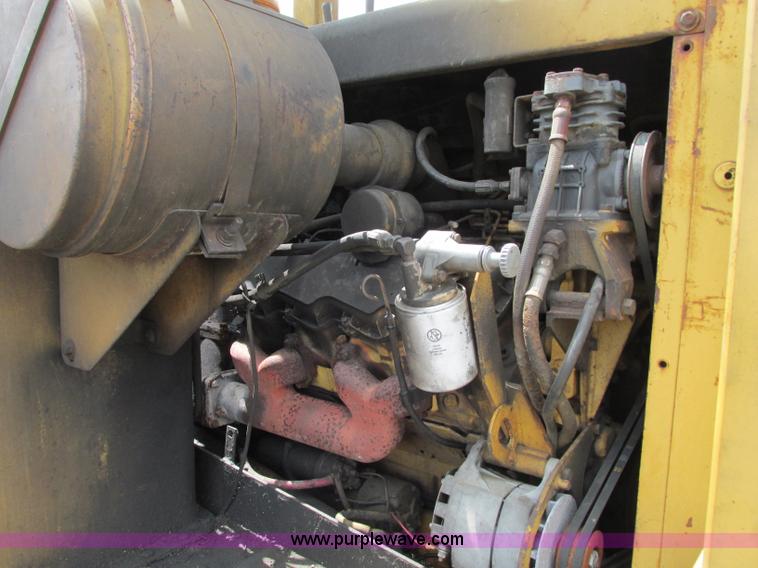 image for item G6536 Caterpillar 613 elevating scraper