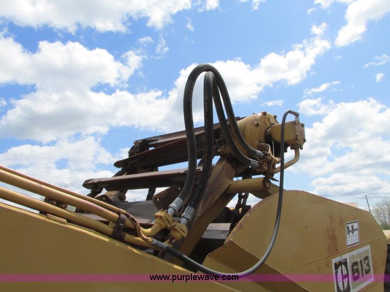 image for item G6536 Caterpillar 613 elevating scraper