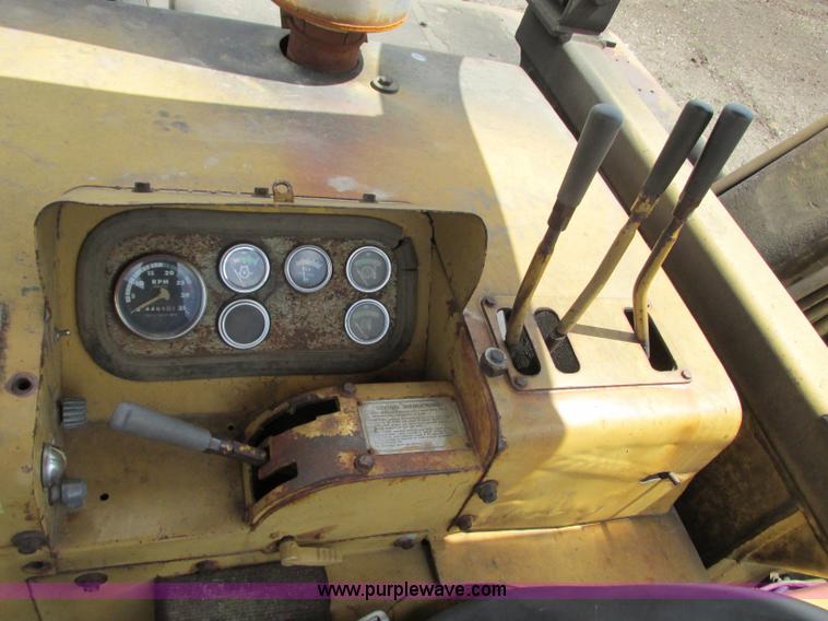 image for item G6536 Caterpillar 613 elevating scraper