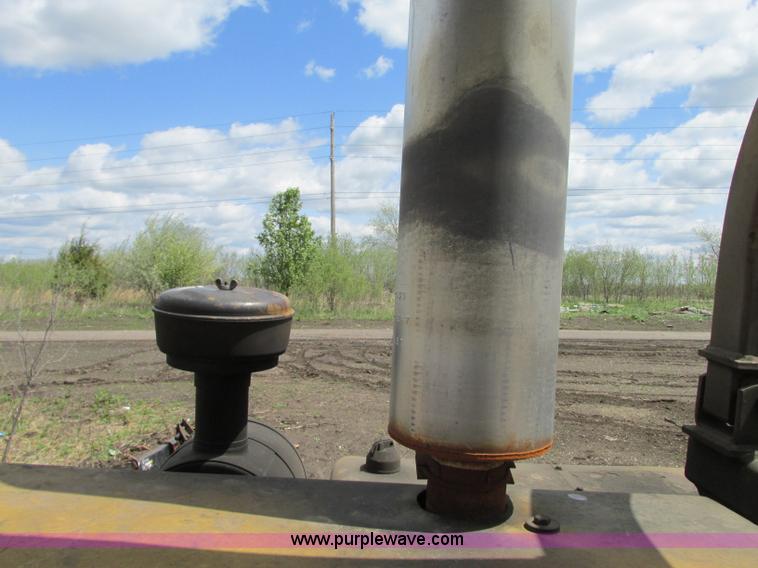 image for item G6536 Caterpillar 613 elevating scraper