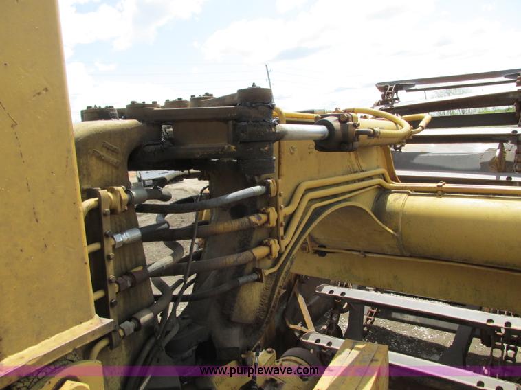 image for item G6536 Caterpillar 613 elevating scraper