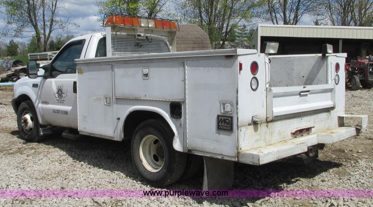 image for item G6538 2004 Ford F350 Super Duty XL utility truck
