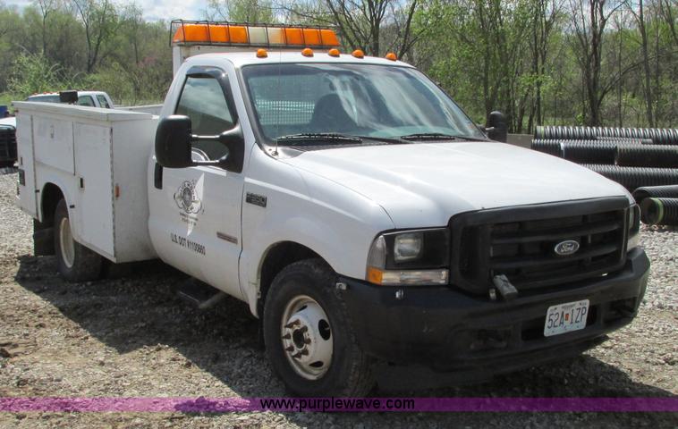 image for item G6538 2004 Ford F350 Super Duty XL utility truck