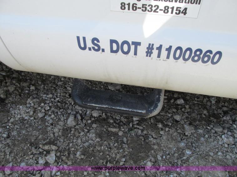 image for item G6538 2004 Ford F350 Super Duty XL utility truck