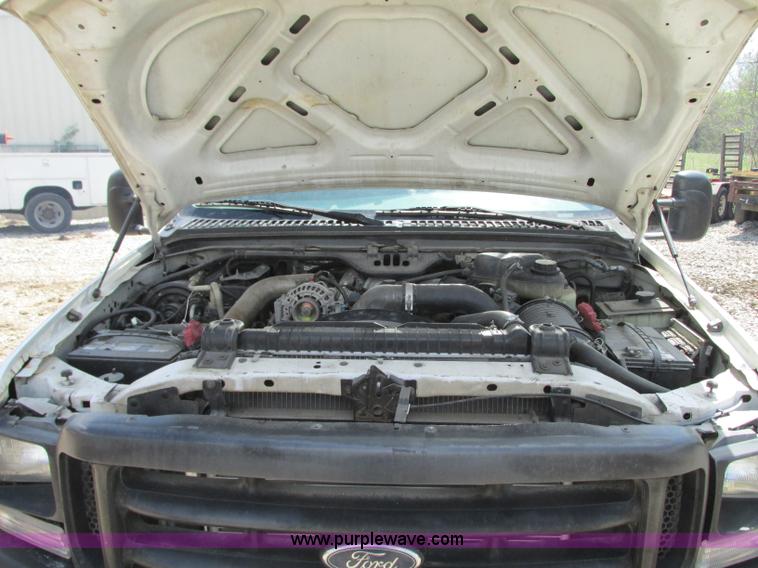 image for item G6538 2004 Ford F350 Super Duty XL utility truck