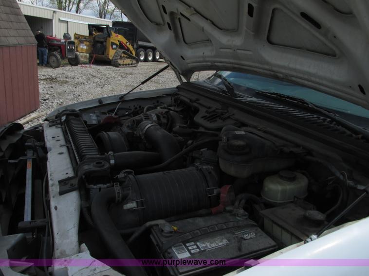 image for item G6538 2004 Ford F350 Super Duty XL utility truck