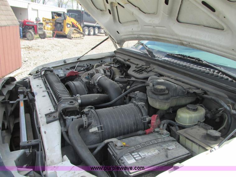 image for item G6538 2004 Ford F350 Super Duty XL utility truck